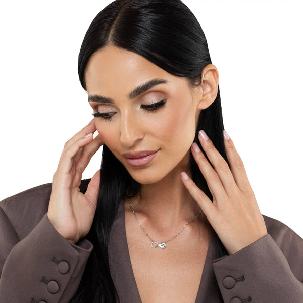 SREBRNA OGRLICA INFINITY EMBRACE