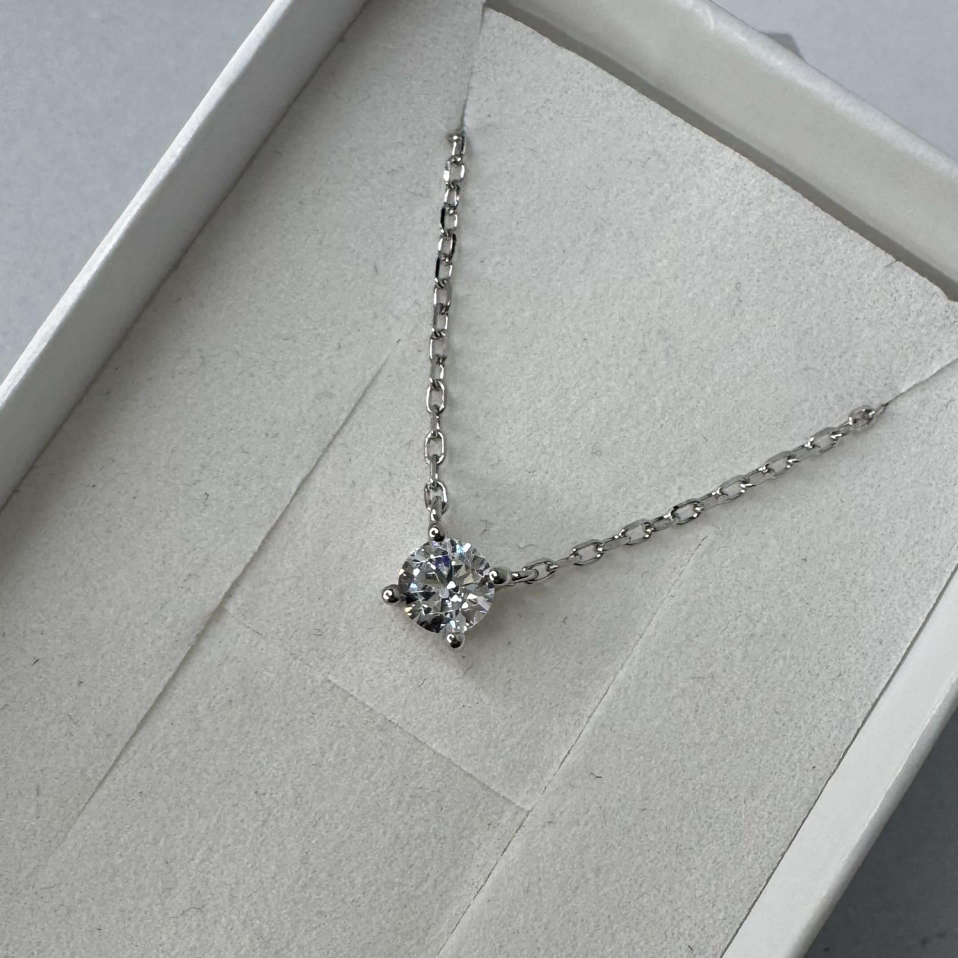 SREBRNA OGRLICA LIORA